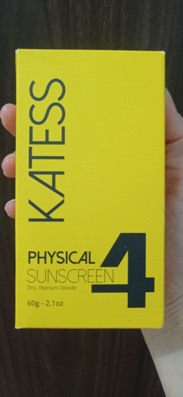 Katess Physical Sunscreen - 4 review photo by Hollykatarina