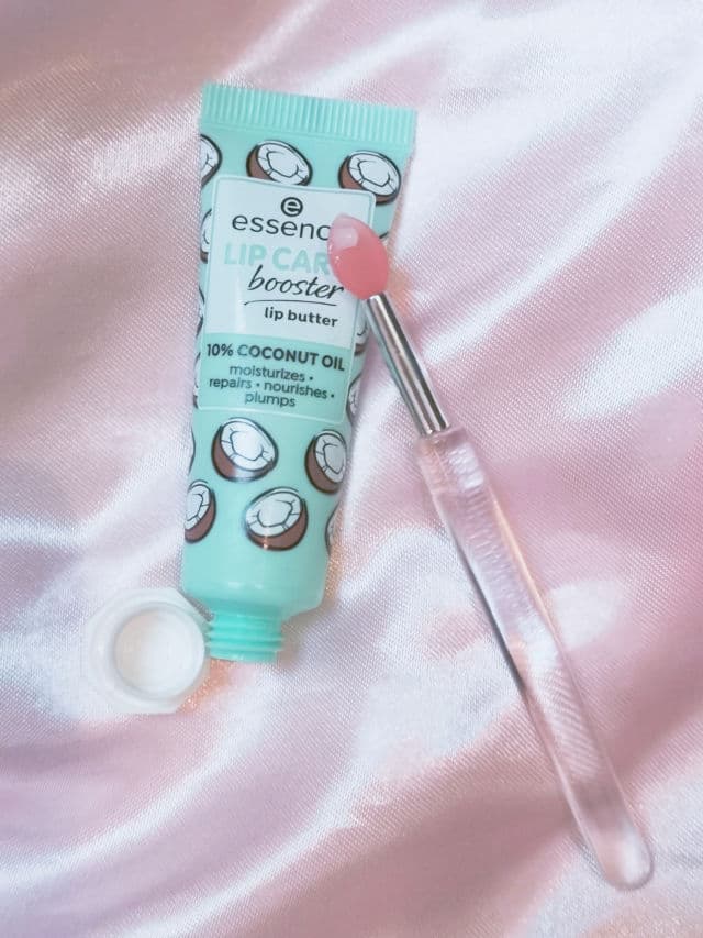 Essence Lip Care Booster Lip Butter review photo by Hudochhy