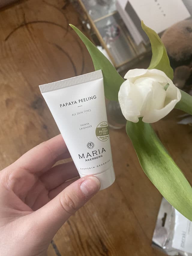 Maria Åkerberg Papaya Peeling review photo by Hudvardsfreak