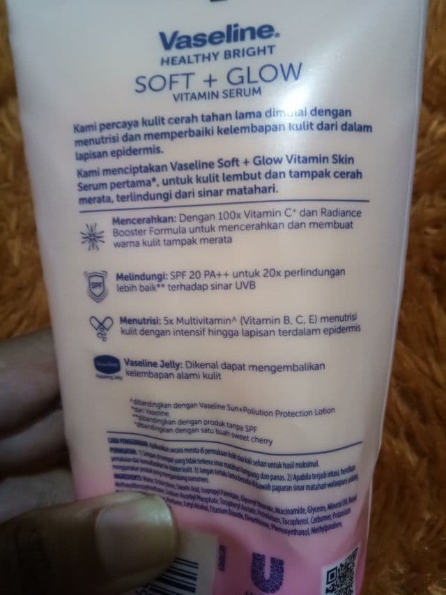 Vaseline Soft Glow Vitamin Body Serum review photo by Wistri