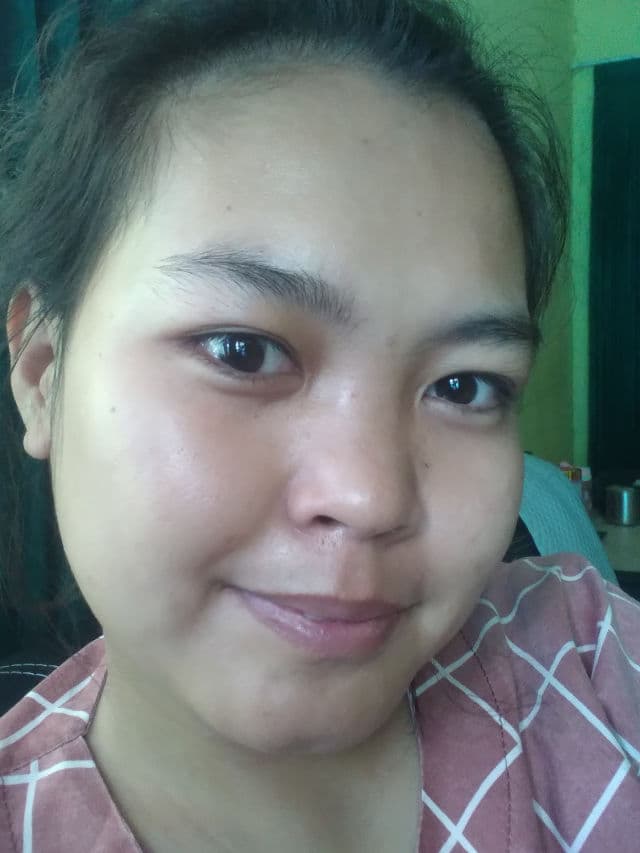 Azarine Easy White Light Moist Day Cream SPF 25++ review photo by Indrimauliddiyah