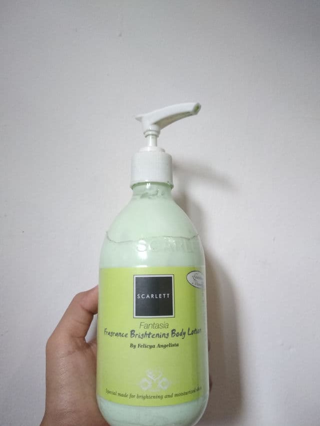 Scarlett Whitening Fantasia Fragrance Brightening Body Lotion review photo by InginGlowing
