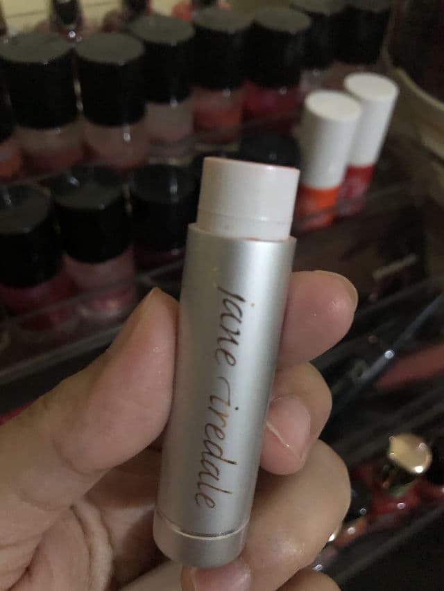 Jane Iredale LipDrink® Lip Balm (Shade: Flirt) review photo by Insidemakeupbeauty