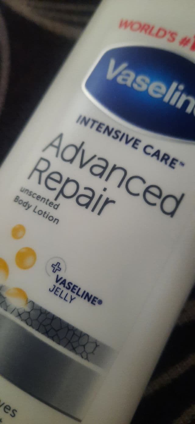 Vaseline Advanced Repair Unscented Lotion review photo by Isoprofelle