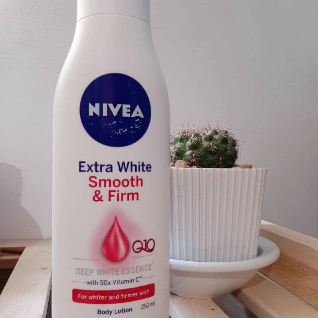 Nivea Extra White Smooth & Firm Body Lotion review photo by IvyPedrozo