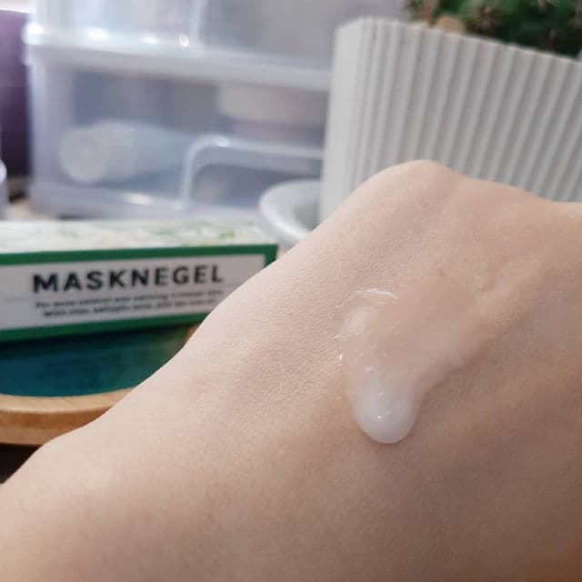 In Her Element Masknegel review photo by IvyPedrozo