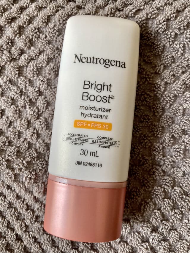 Neutrogena Bright Boost Facial Moisturizer + SPF30 review photo by Jackbrat