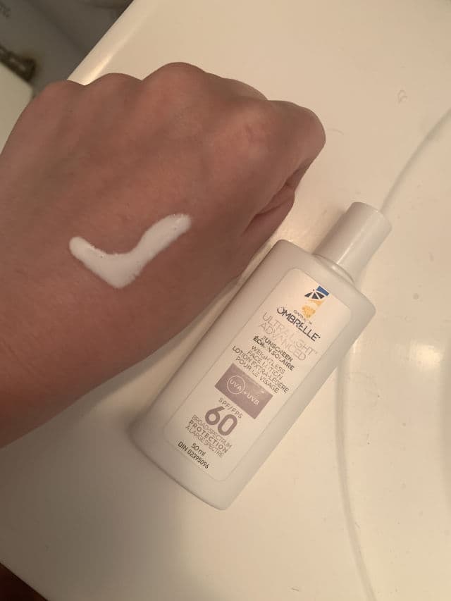 Garnier Ombrelle Ultra Light Advanced Weightless Face Lotion SPF 60 review photo by Jaira