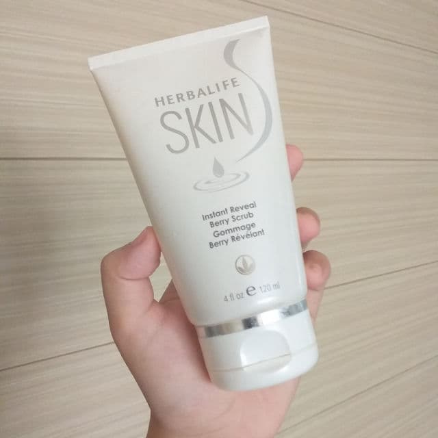 Herbalife Skin Instant Reveal Berry Scrub review photo by Jani
