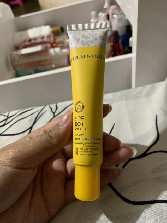 I Trust Nature Honey Sun Protection SPF50+ PA+++ review photo by Jeannyangel