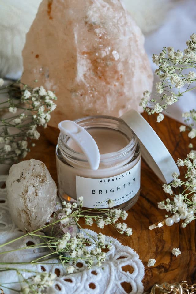 Herbivore Botanicals Brighten Pineapple Enzyme + Gemstone Instant Glow Mask review photo by Jennir