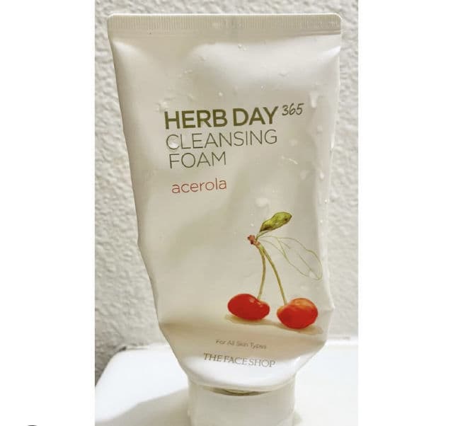 THE FACE SHOP Herb Day 365 Cleansing Foam - Acerola review photo by Jenviz08