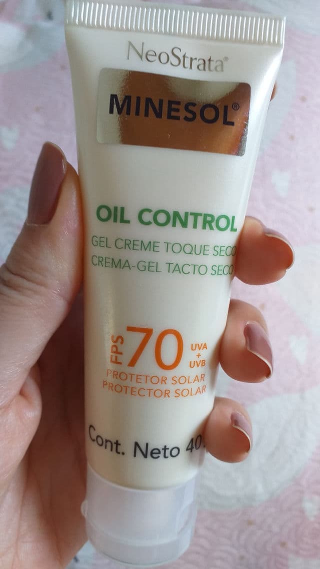 NeoStrata Minesol Oil Control FPS 70 review photo by JessKbeauty