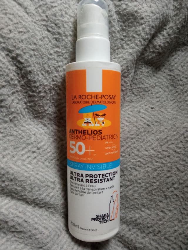 La Roche-Posay Anthelios Dermo-Pediatrics Invisible Spray SPF50+ review photo by Jupiterskin