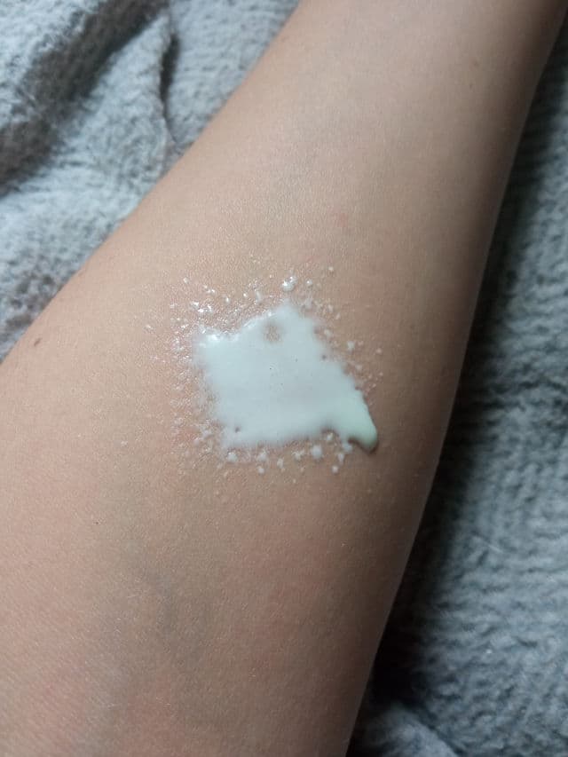 La Roche-Posay Anthelios Dermo-Pediatrics Invisible Spray SPF50+ review photo by Jupiterskin