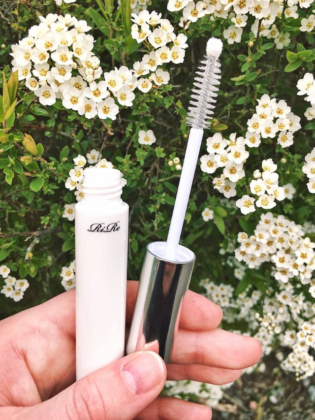 Rire Luxe Eye Lash Essence review photo by KWYNBeauty