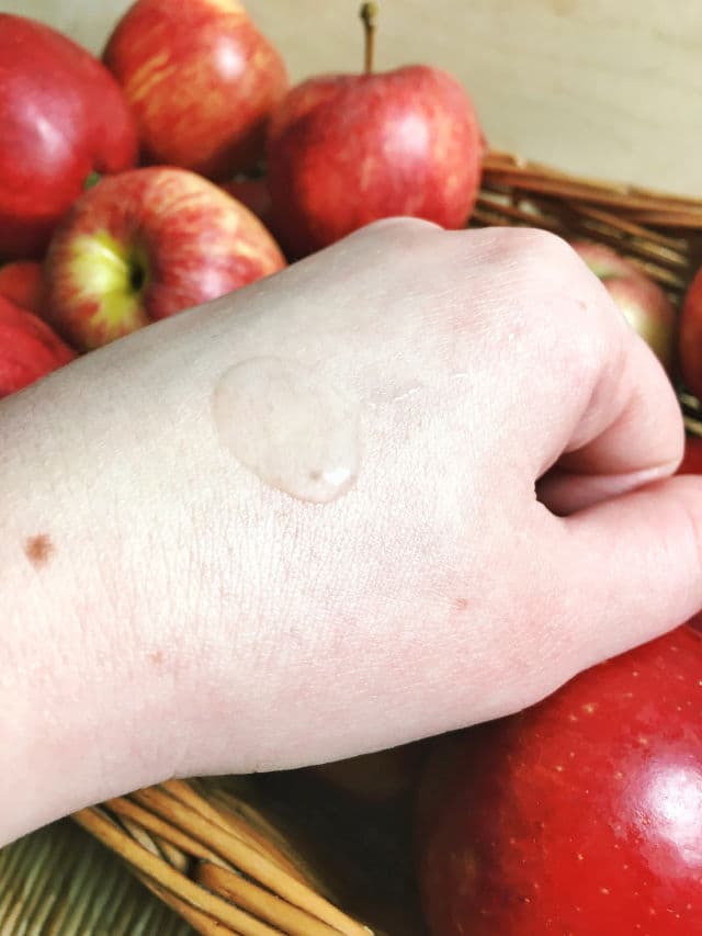 Margarita Anti Acne Cleansing Gel With Apple and Willow Extracts review photo by KWYNBeauty