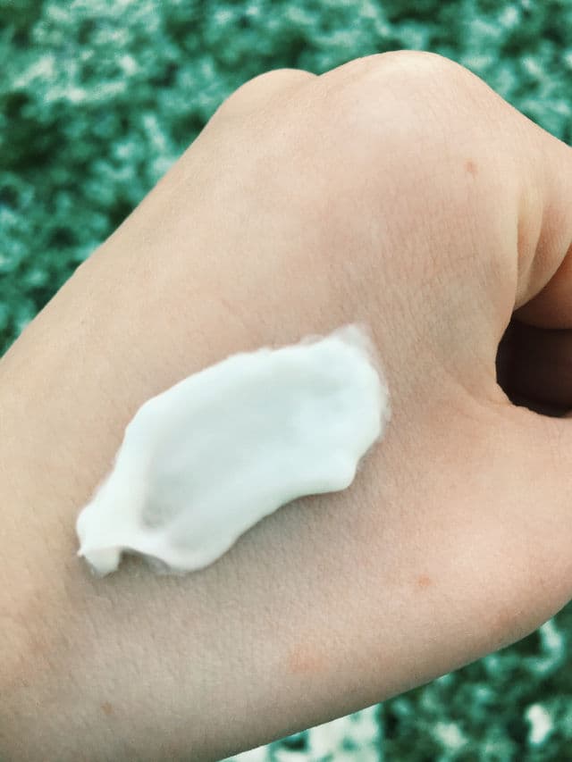 Vely Vely Dermagood Moisture Cream review photo by KWYNBeauty