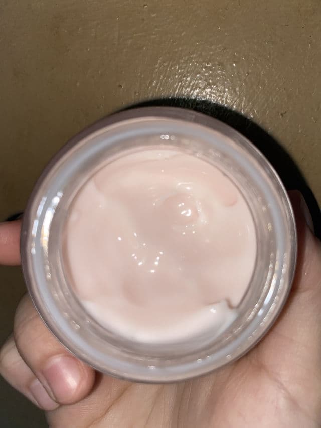 Garnier Sakura White Pinkish Radiance Sleeping Essence review photo by Kaiiixx