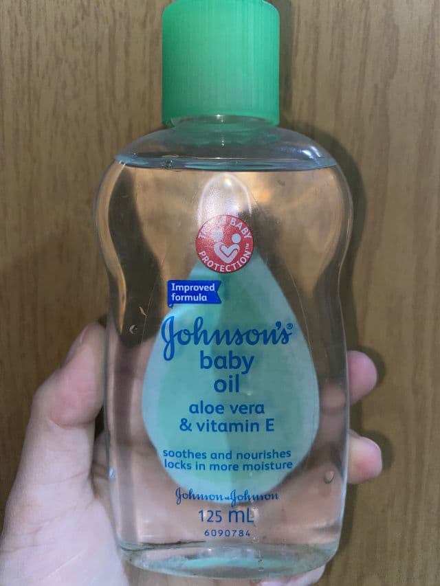 Johnson's Aloe & Vitamin E Oil review photo by Kaiiixx