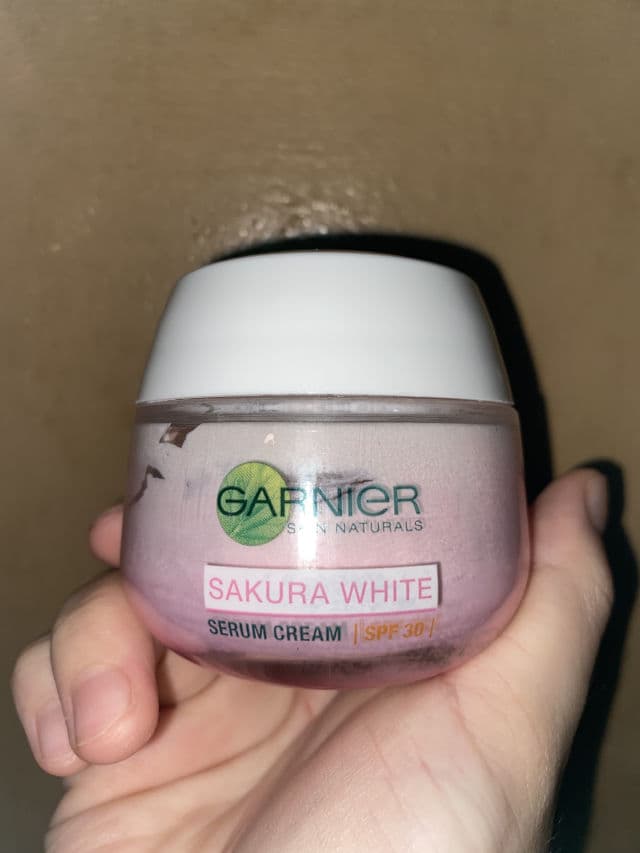 Garnier Sakura White Pinkish Radiance Moisturizing Cream review photo by Kaiiixx