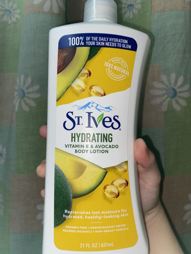 St. Ives Vitamin E & Avocado Hydrating Body Lotion review photo by Kaiiixx