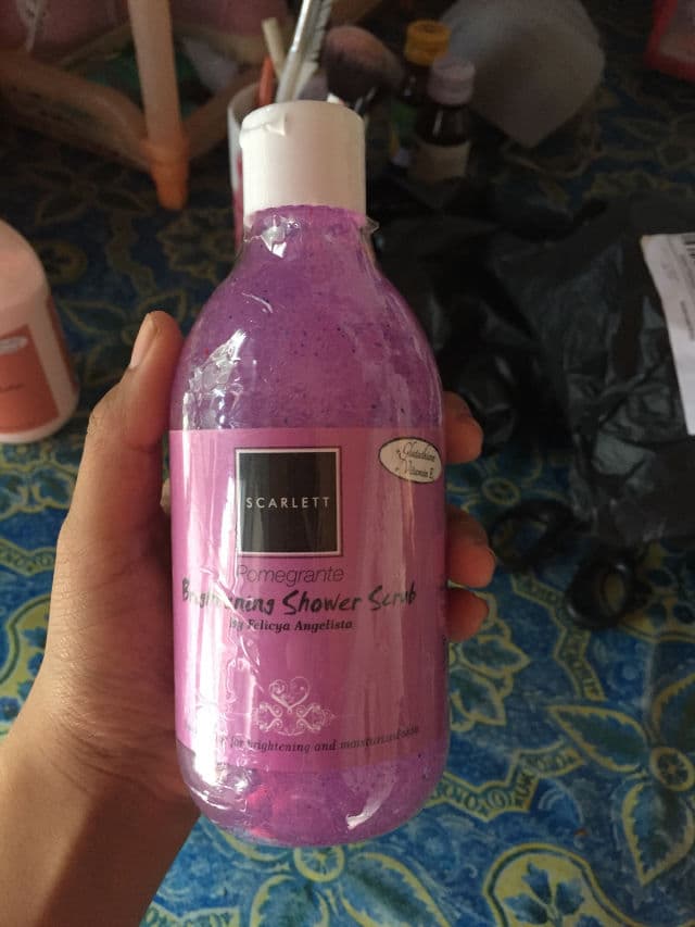 Scarlett Whitening Brightening Shower Scrub Pomegranate  review photo by Kalpika