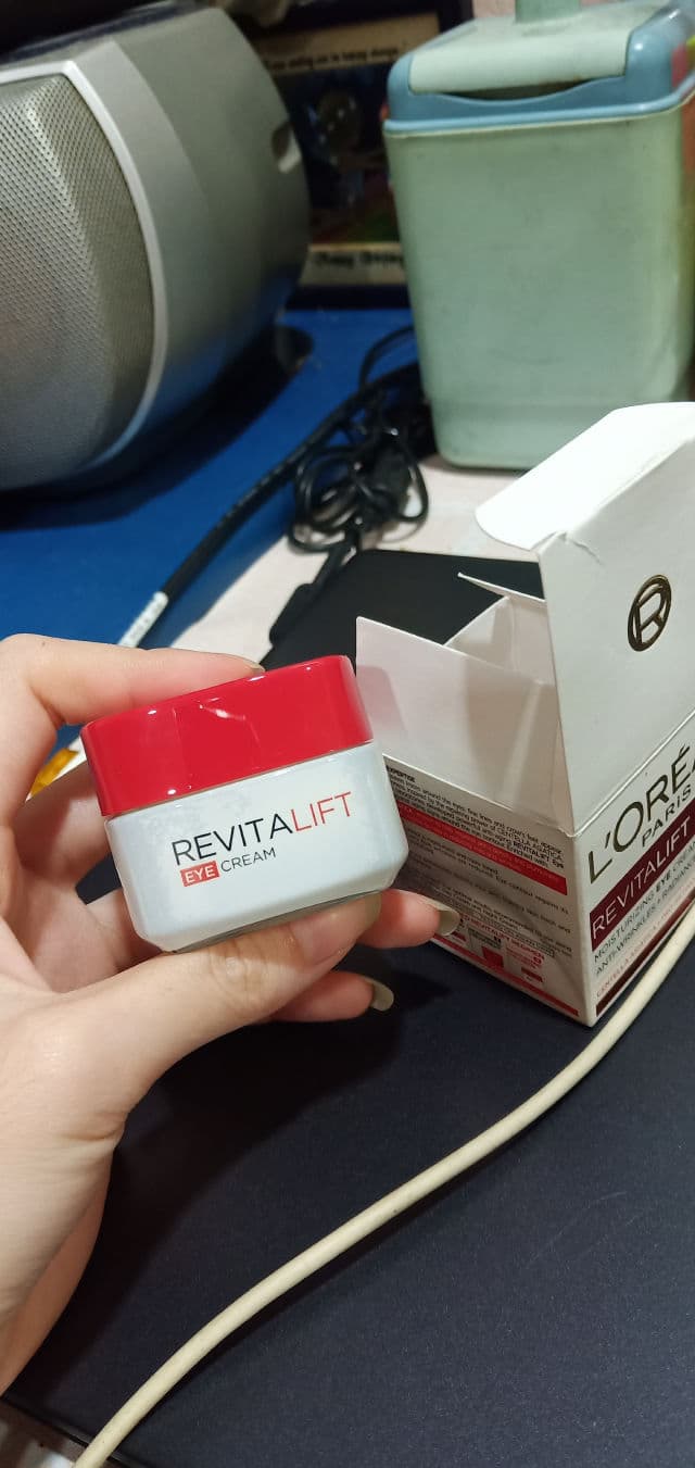 L'Oreal Paris Revitalift Anti-Wrinkle Firming Eye Cream review photo by KarenJiaHui