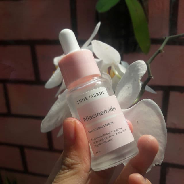 True to Skin Niacinamide Brigthening Serum review photo by Karisma