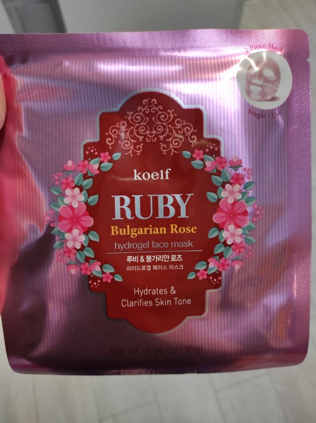 Koelf Ruby & Bulgarian Rose Mask Pack review photo by Katherina