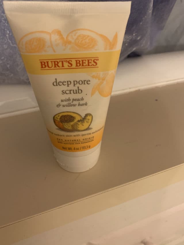 Burt's Bees Peach & Willow Bark Deep Pore Scrub review photo by Kaytie626