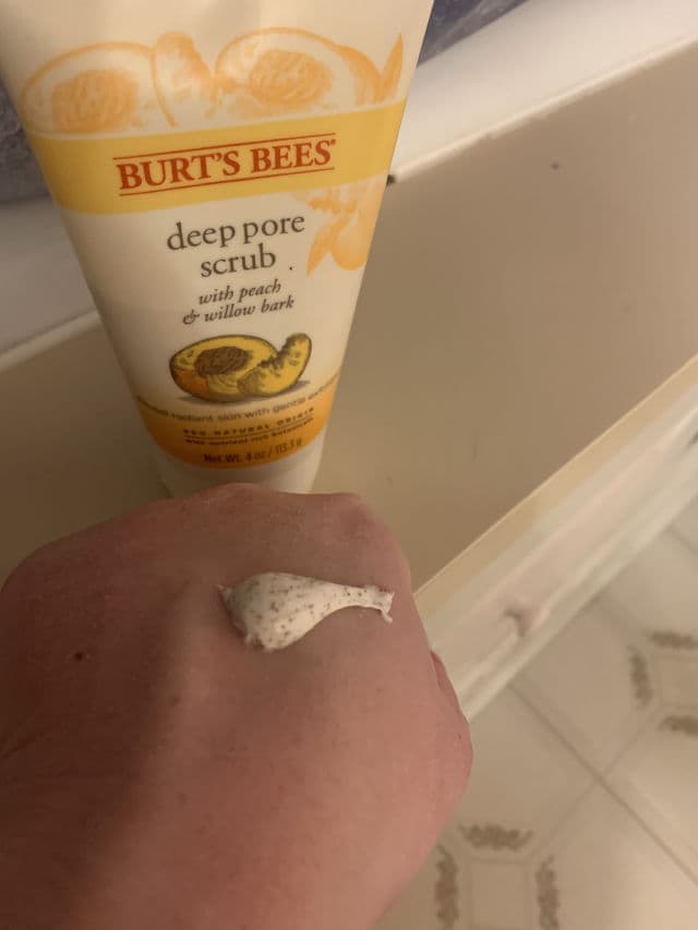 Burt's Bees Peach & Willow Bark Deep Pore Scrub review photo by Kaytie626