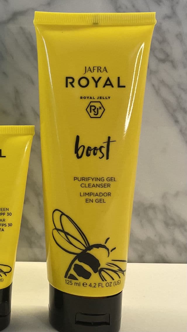 JAFRA Boost Purifying Gel Cleanser review photo by Keziatabita