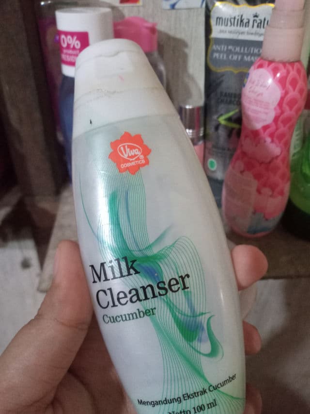 Viva Cosmetics Face Tonic Spirulina review photo by KhoirunNisa