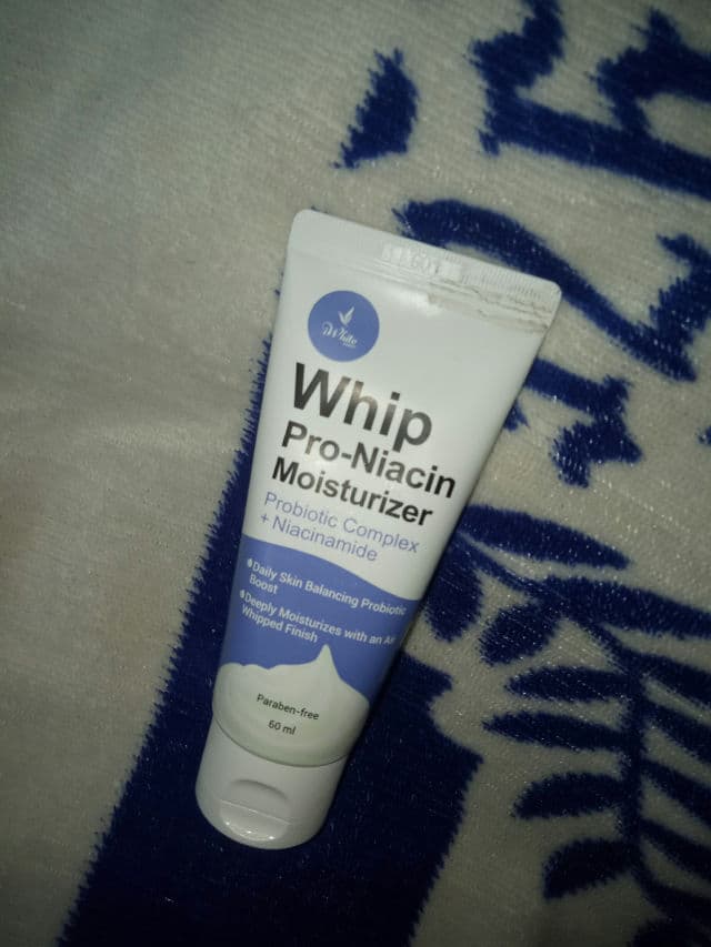 iWhite Korea Whip Pro-Niacin Moisturizer review photo by KimRachelle