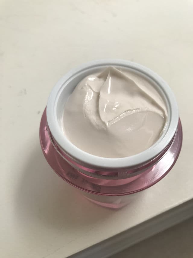 Estee Lauder Resilience Multi-Effect Tri-Peptide Face and Neck Creme SPF 15 review photo by Kkace