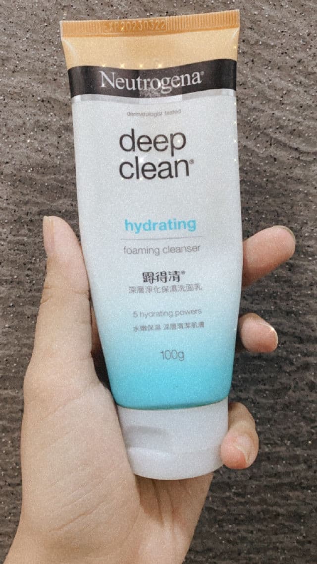 Neutrogena Deep Clean Hydrating Foaming Cleanser review photo by Klinch