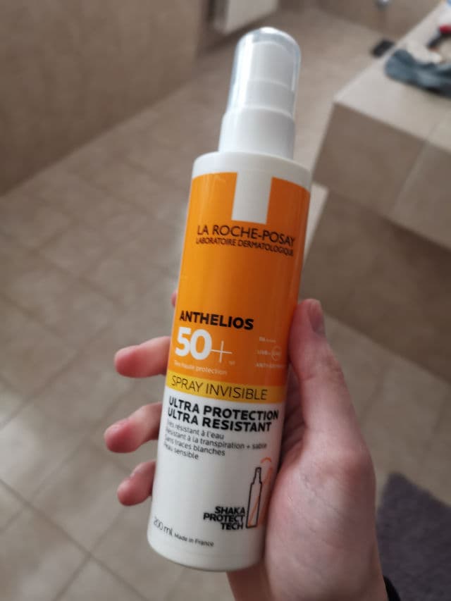 La Roche-Posay Anthelios SPF 50 Spray Sunscreen review photo by KoalaPask