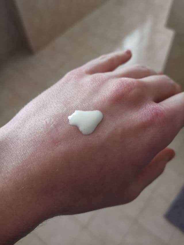 La Roche-Posay Anthelios SPF 50 Spray Sunscreen review photo by KoalaPask