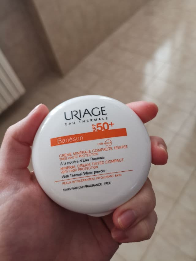 Uriage Bariesun sun Mineral Cream Tinted Compact SPF 50+ Light review photo by KoalaPask