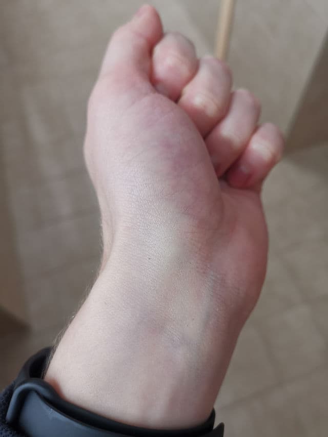 Uriage Bariésun Mineral Stick SPF50+ review photo by KoalaPask