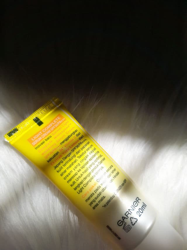 Garnier Light Complete White Speed 12H Shine-Free Whitening Serum Cream review photo by Kusuma
