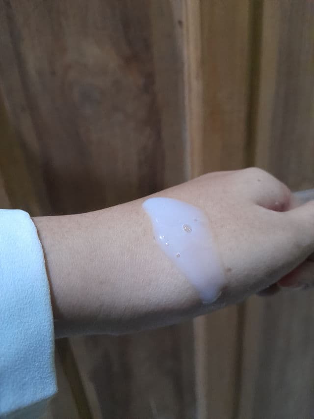 Lacoco en nature Hydrating Divine Essence review photo by Kusuma