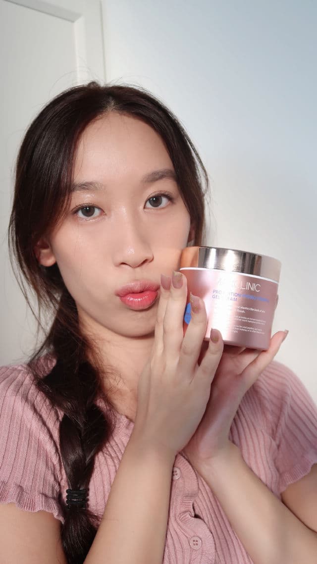 Maxclinic Pro Edition Hydro Firming Gel Cream  review photo by Laoyi