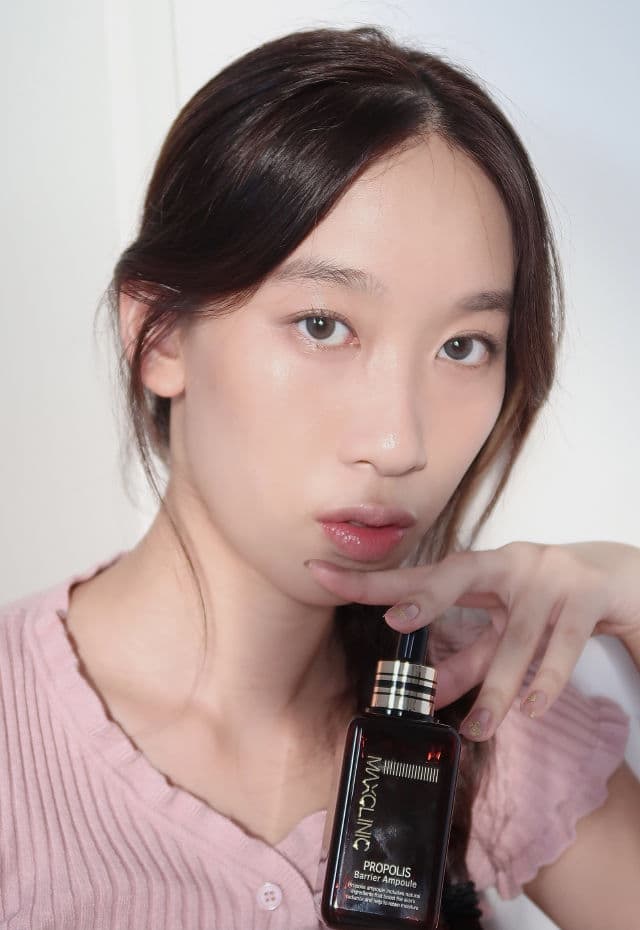 Maxclinic Propolis Barrier Ampoule  review photo by Laoyi