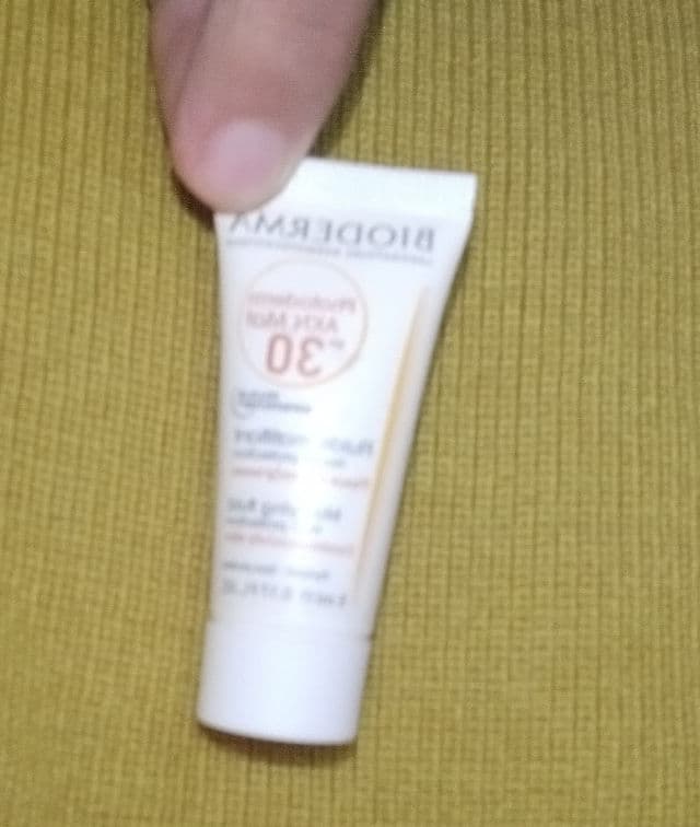 Bioderma Photoderm AKN Mat SPF 30 review photo by LarasSitepu