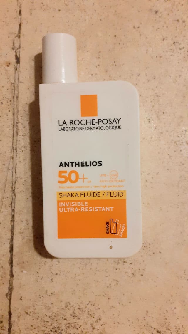 La Roche-Posay Anthelios Ultra Fluid Face Lotion SPF 50+ review photo by LaureThithu
