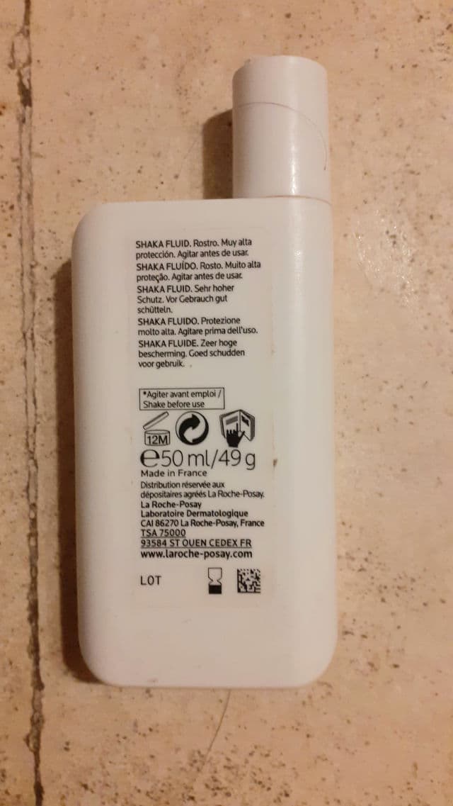 La Roche-Posay Anthelios Ultra Fluid Face Lotion SPF 50+ review photo by LaureThithu