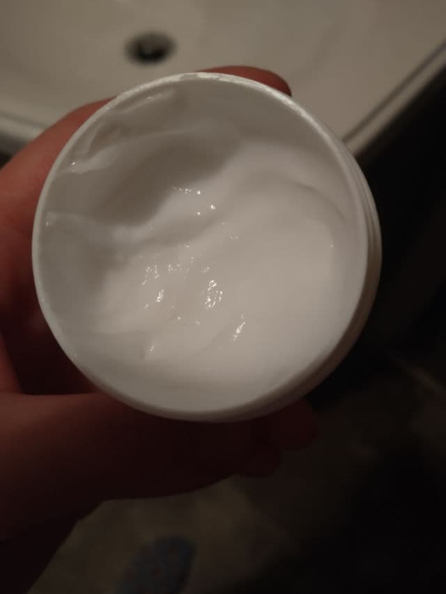 GNC Vitamin C Moisturizing Cream review photo by LeighaBeans