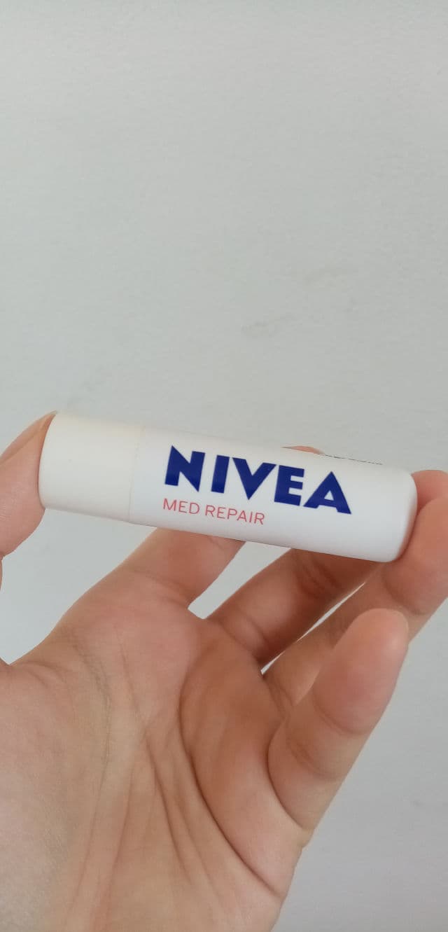 Nivea Med Repair Lip Balm review photo by alwaysleit